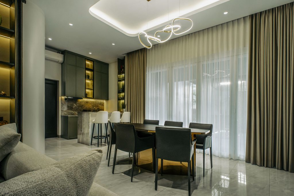 Project Mrs. C, interior di Kota Wisata, West Java - Lagio.id